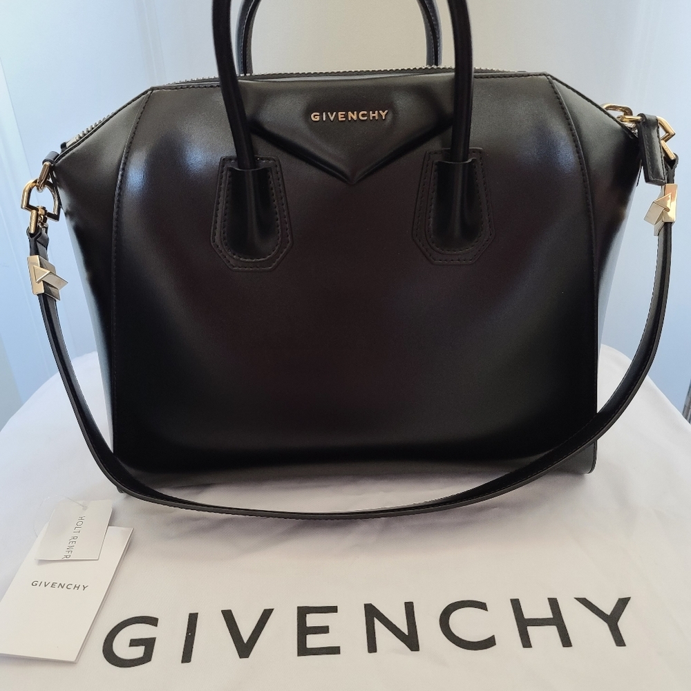 Givenchy Antigona Meduim black